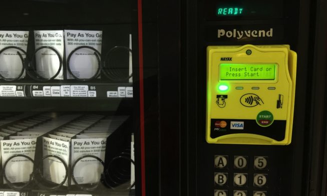 イギリスでのSIM自販機はクレカ購入も可能で大助かり! img